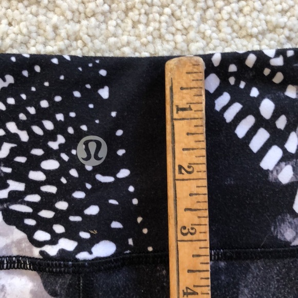 LULULEMON ATHLETICA Static Mist White Black Wunder Under Crop III Leggings - Picture 15 of 16